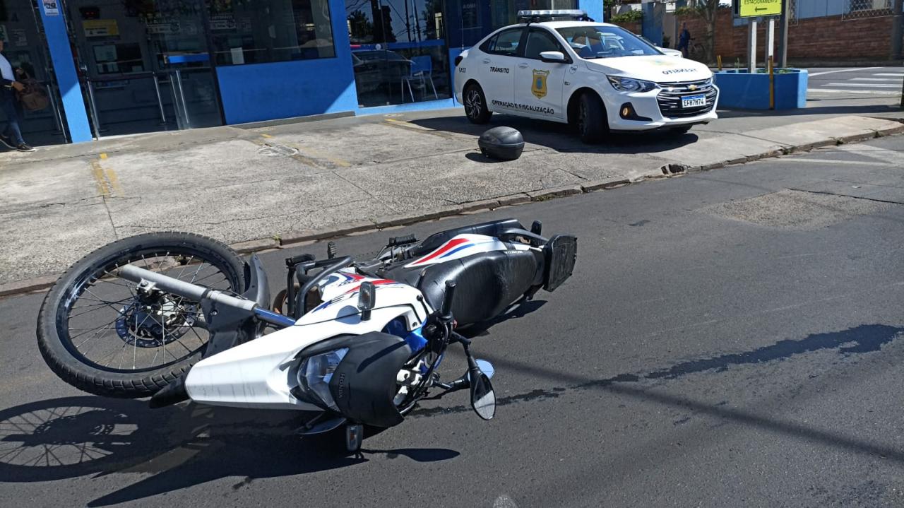 Foto 5 de 5 — Grave acidente deixa dois feridos no centro de Araraquara